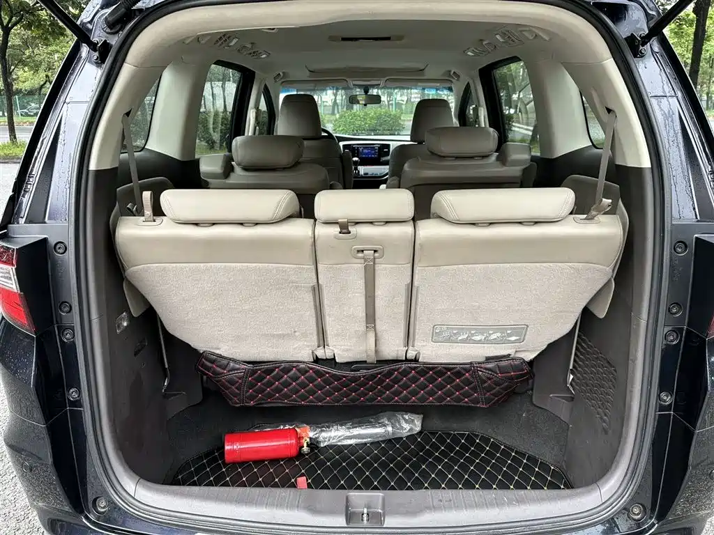 Honda Odyssey 2017 — фото 10