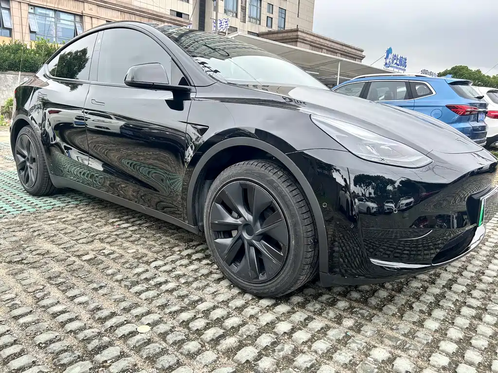 Tesla Model Y 2023 — фото 4