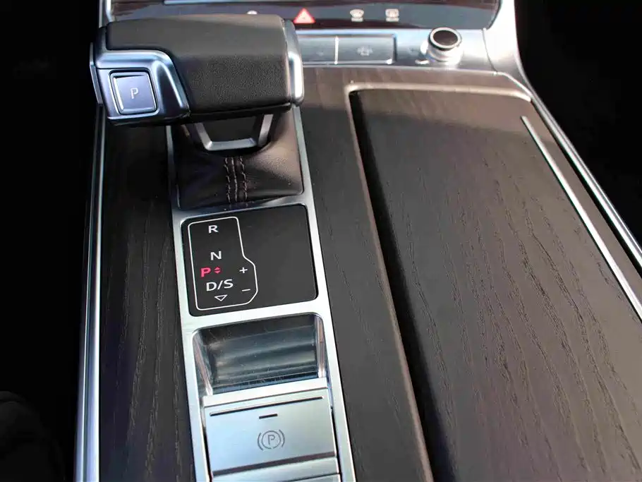 Audi A6L 2023 — фото 7