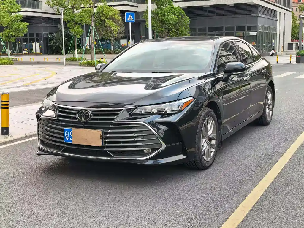 Toyota Avalon 2021 — фото 1