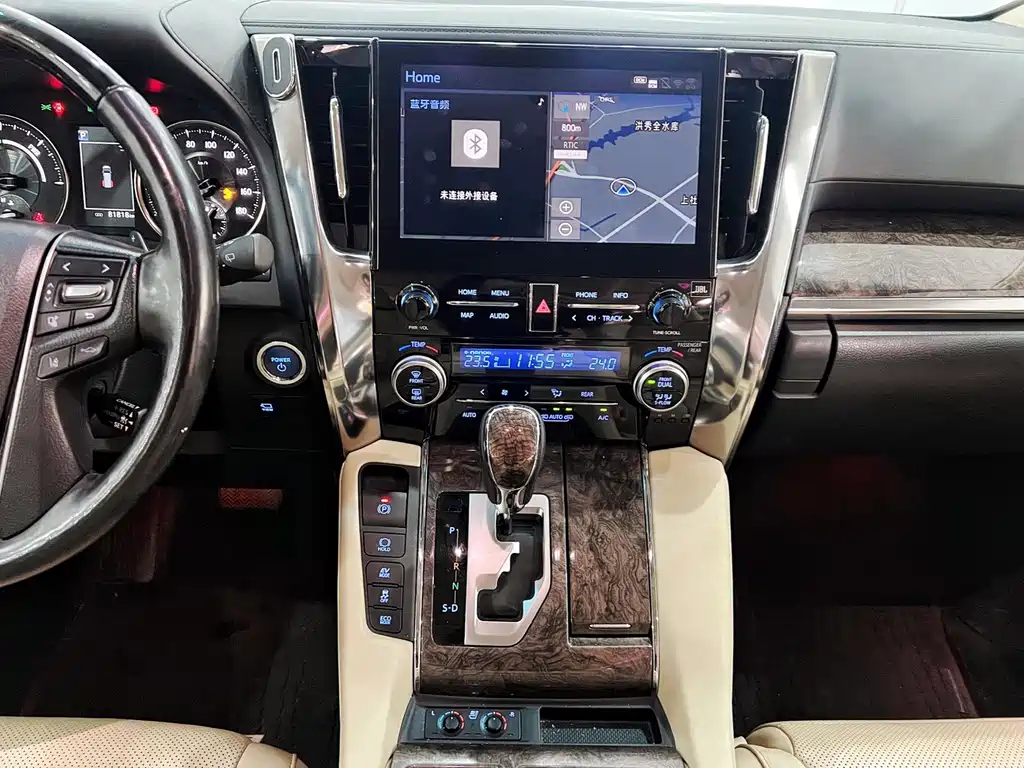 Toyota Vellfire 2022 — фото 13