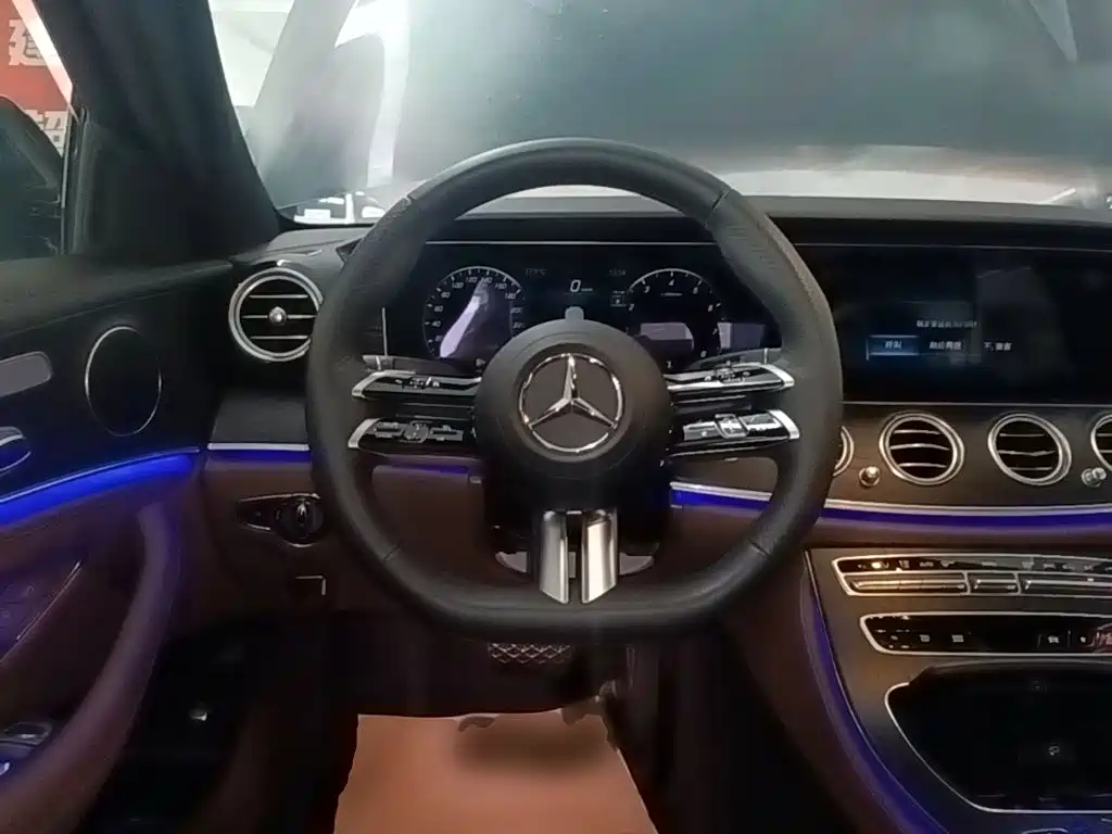 Mercedes-Benz E-Class 2023 — фото 11