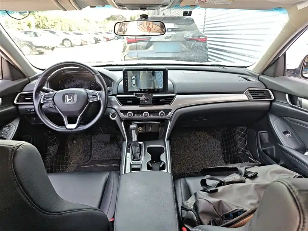 Honda Accord 2020 — фото 10