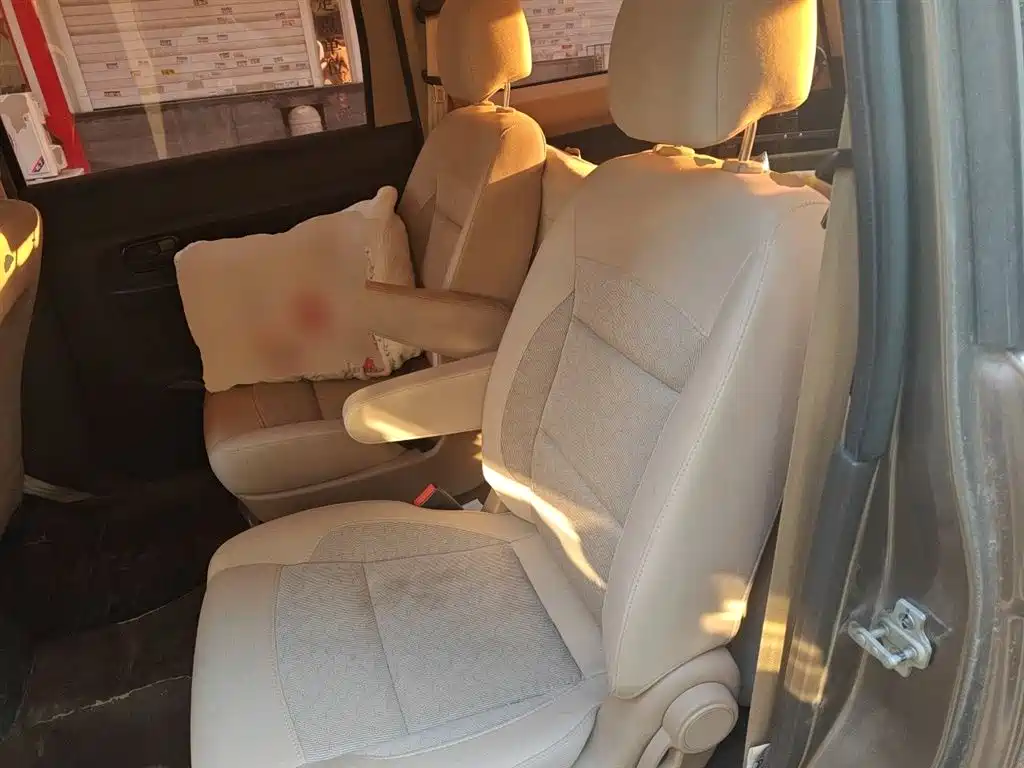 Wuling Hongguang 2017 — фото 18