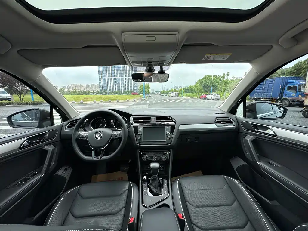 Volkswagen Tiguan L 2018 — фото 14