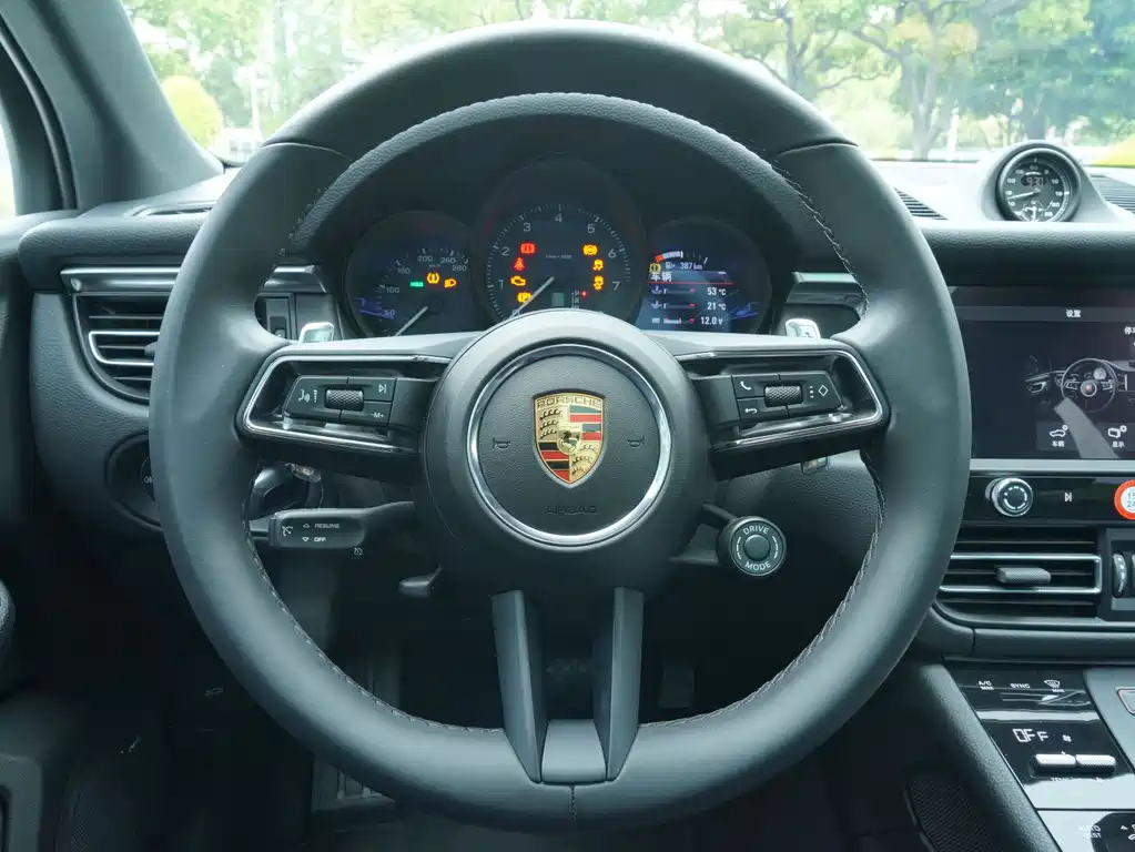Porsche Macan 2024 — фото 15