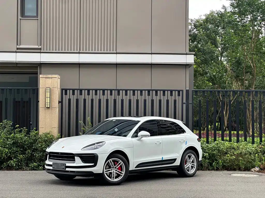 Porsche Macan 2023 — фото 1