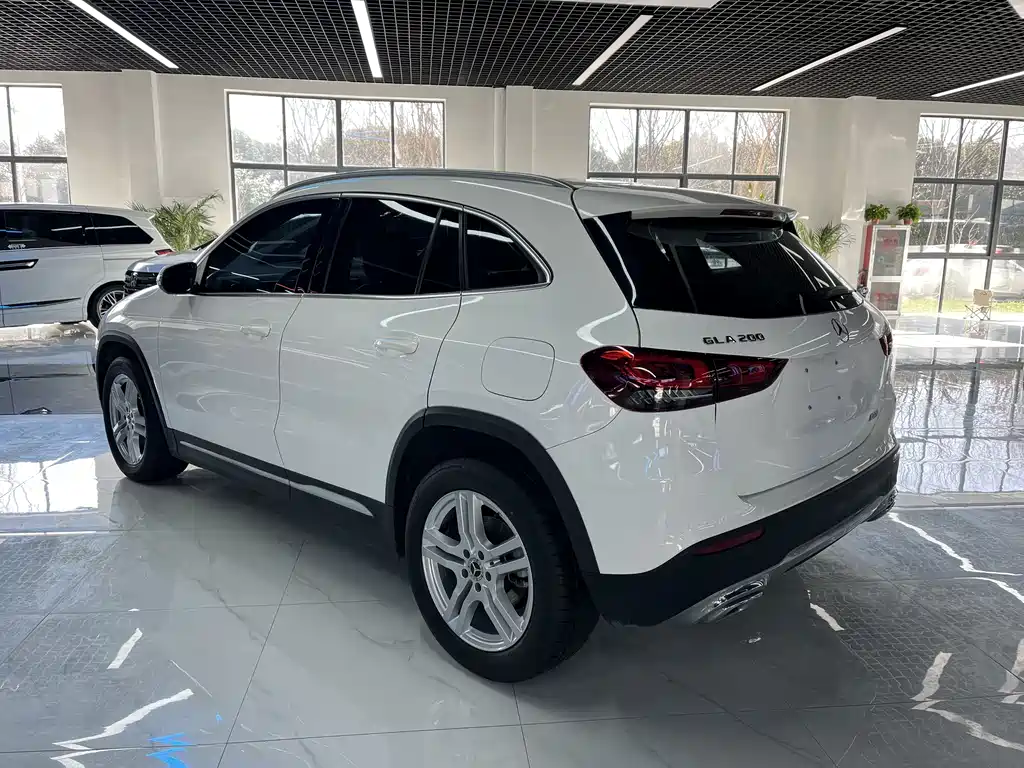 Mercedes-Benz GLA 2023 — фото 9