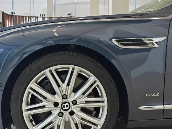 Bentley Flying Spur 2022