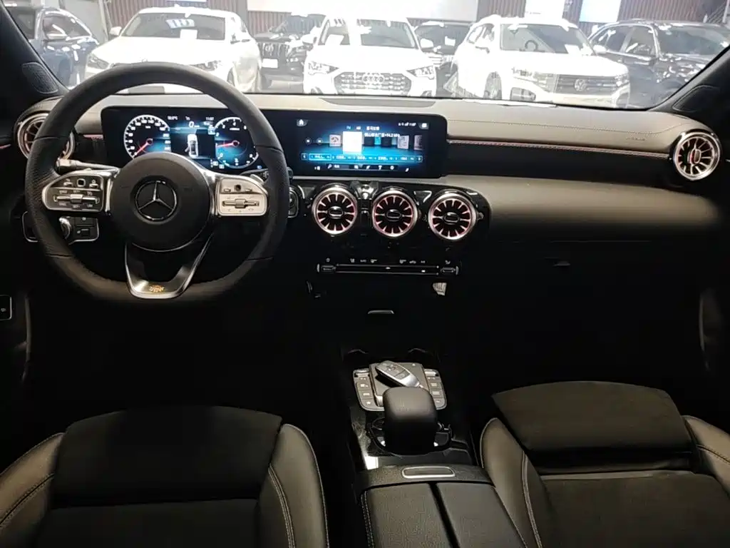 Mercedes-Benz A-Class 2023 — фото 13