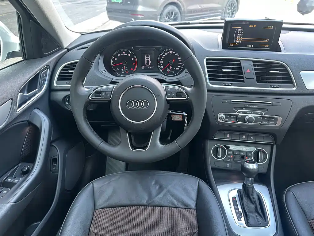 Audi Q3 2018 — фото 19