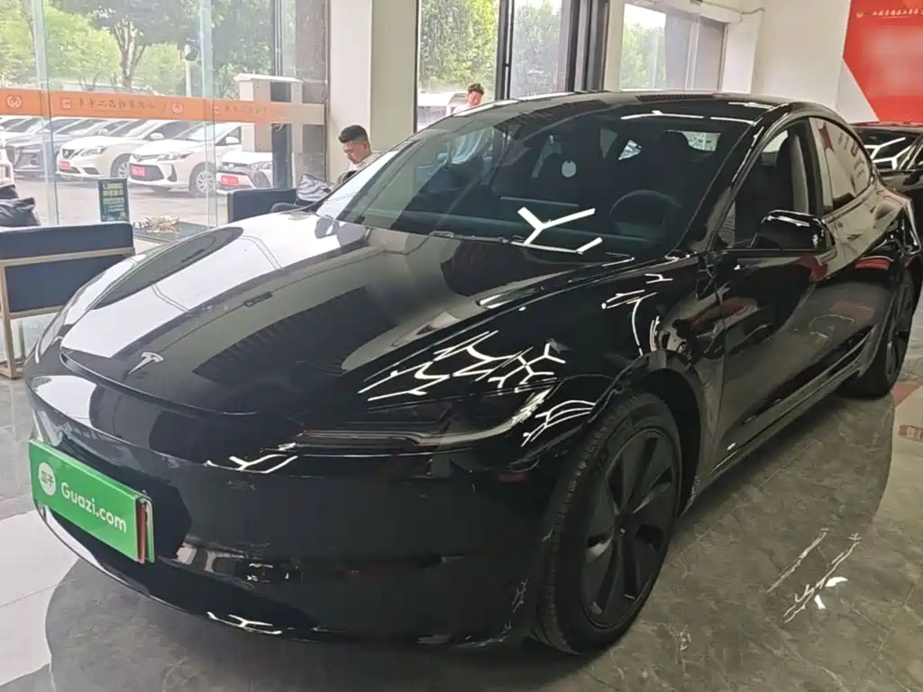 Tesla Model 3 2024