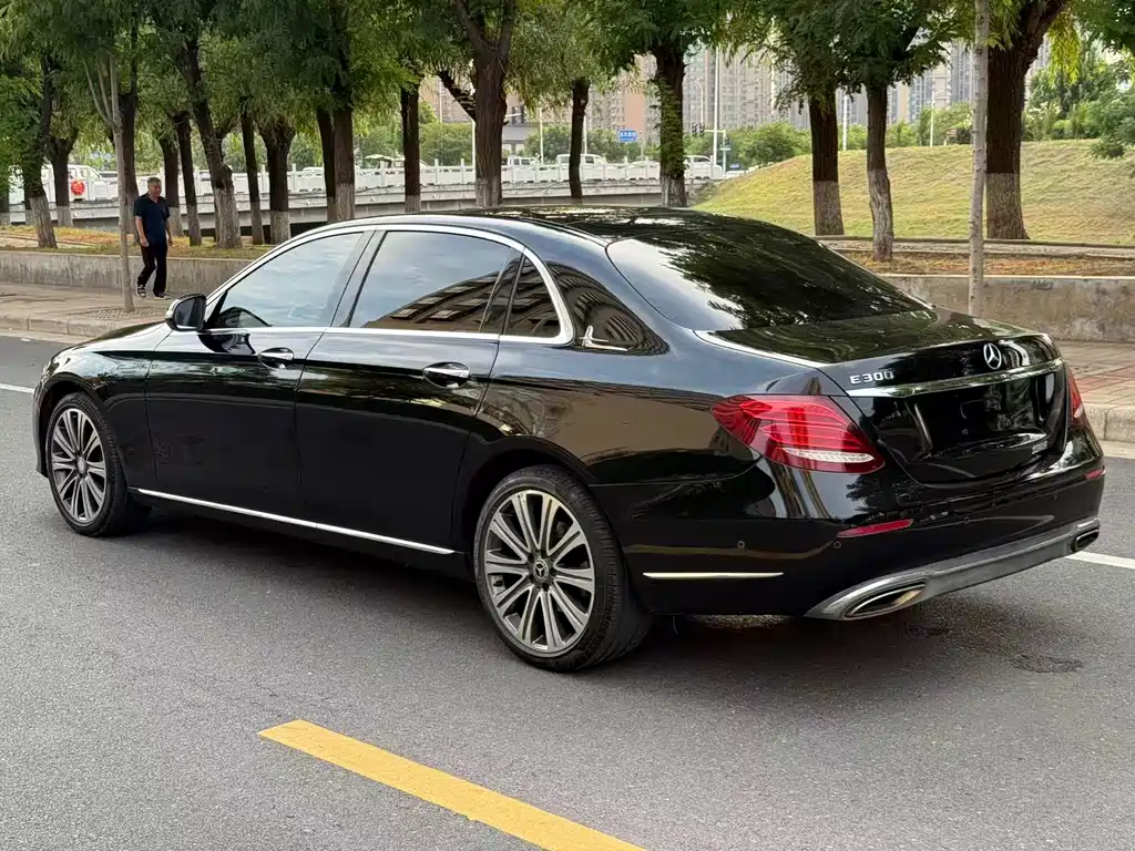 Mercedes-Benz E-Class 2016