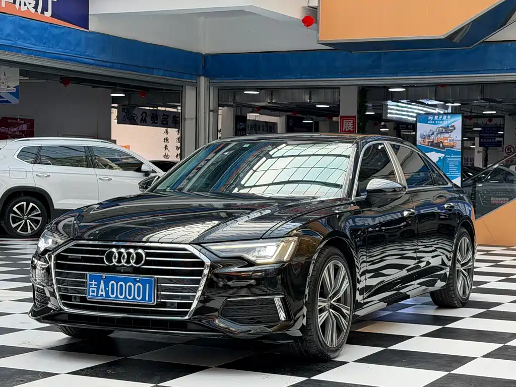 Audi A6L 2019 — фото 1
