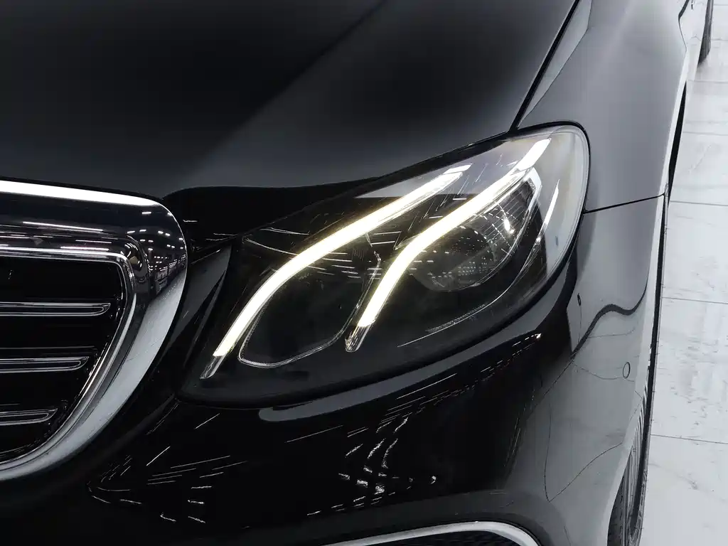 Mercedes-Benz E-Class 2020 — фото 25
