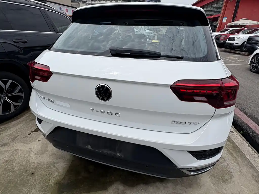 Volkswagen T-Roc 2023 — фото 16