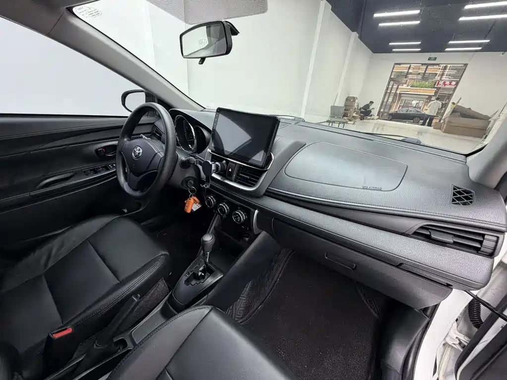Toyota Yaris L 2021 — фото 17