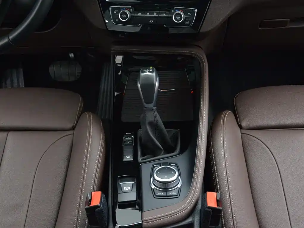 BMW X1 2018 — фото 14