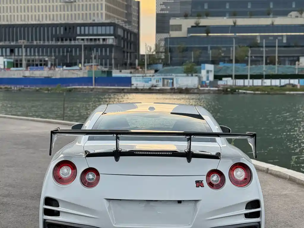Nissan GT-R 2013