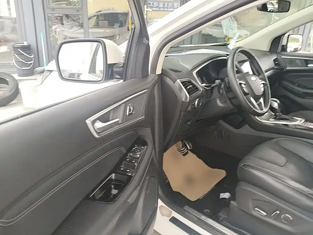 Ford Edge 2015 — фото 16