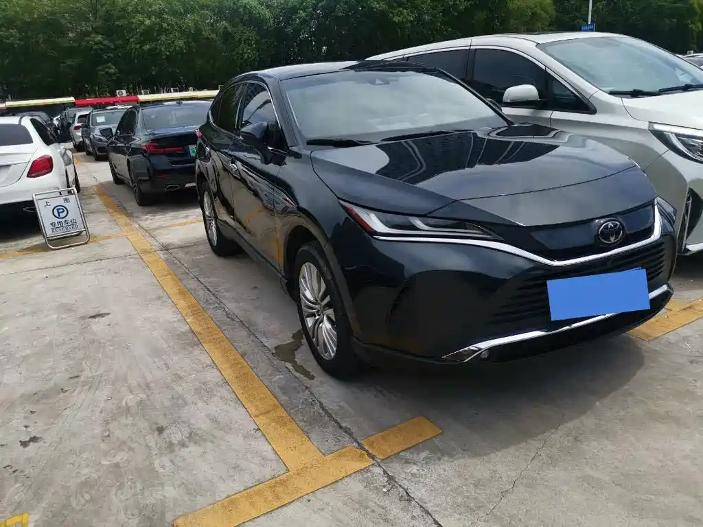 Toyota Harrier 2022 — фото 2