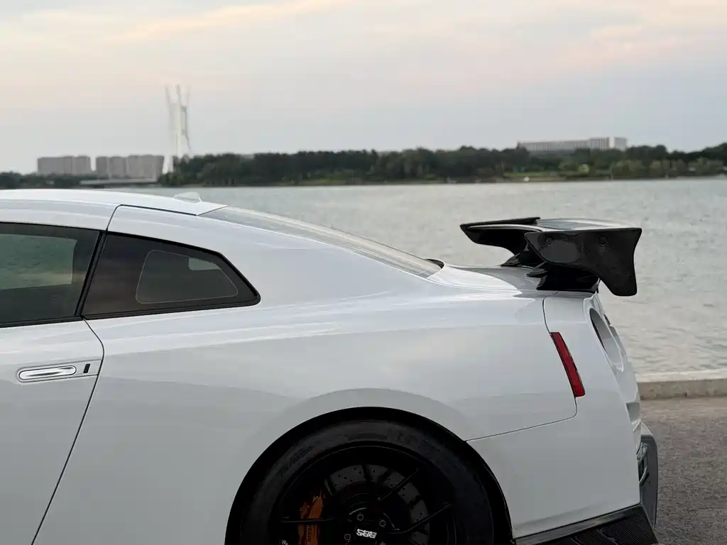 Nissan GT-R 2013