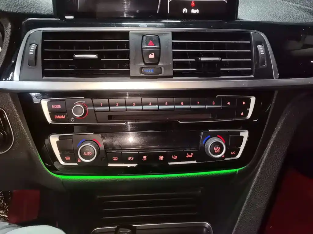 BMW 3 Series 2016 — фото 13