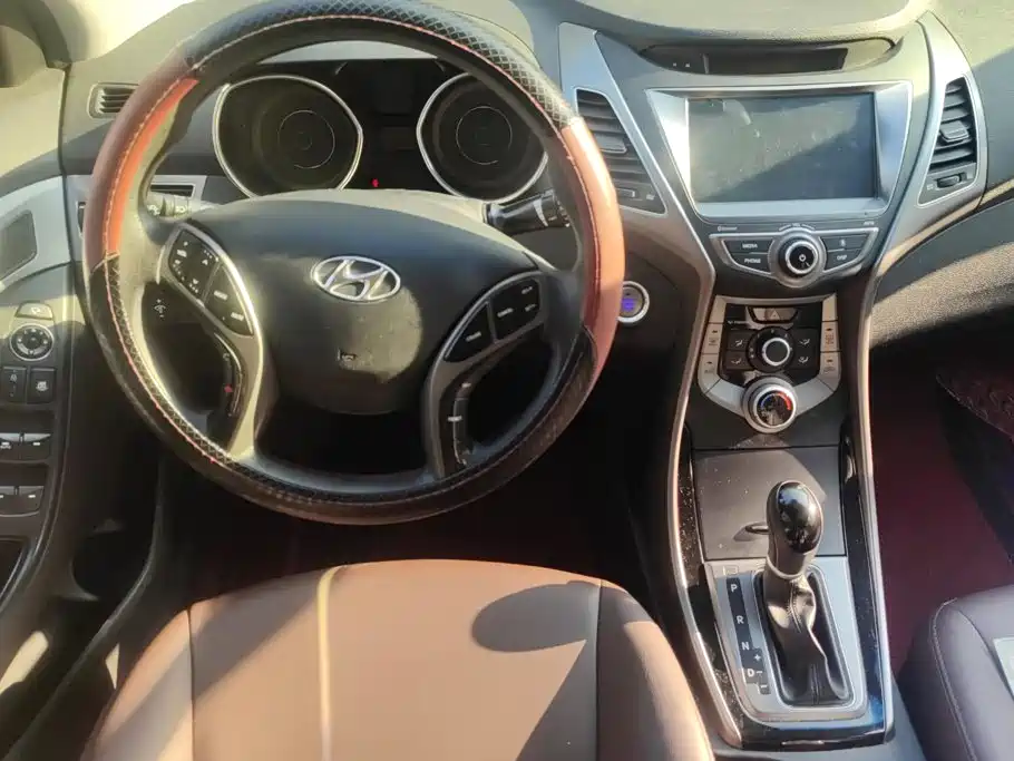 Hyundai Elantra Langdong 2017 — фото 13