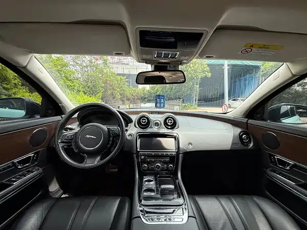 Jaguar XJ 2017
