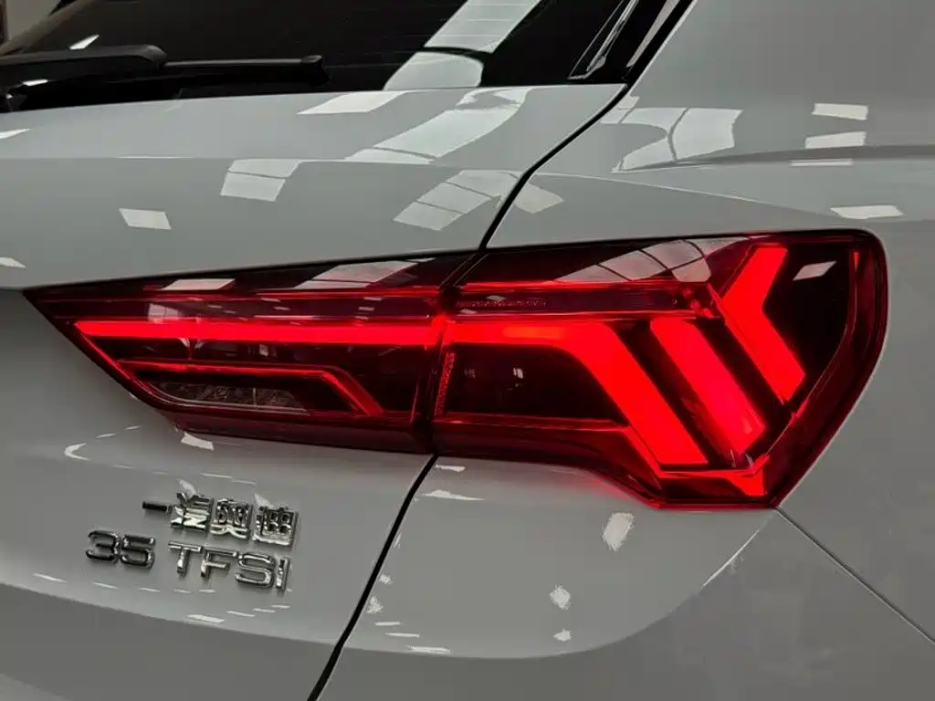 Audi Q3 2022 — фото 20