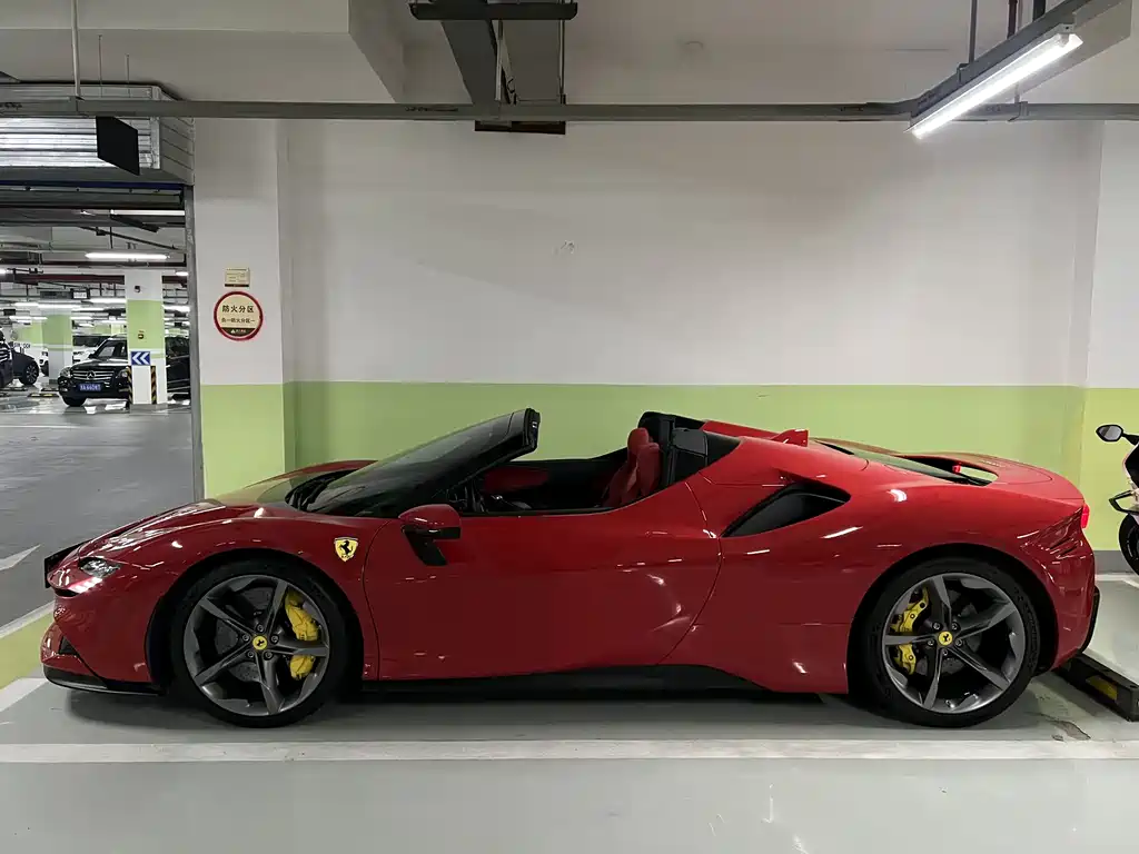 Ferrari SF90 2023 — фото 17