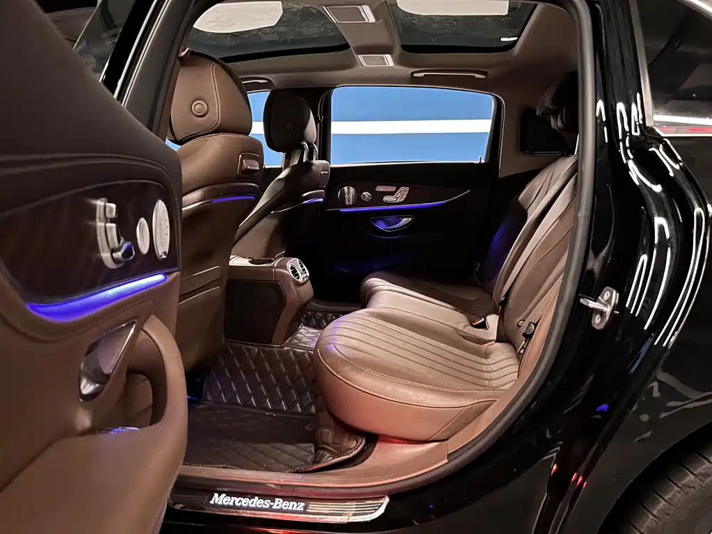 Mercedes-Benz E-Class 2020 — фото 9