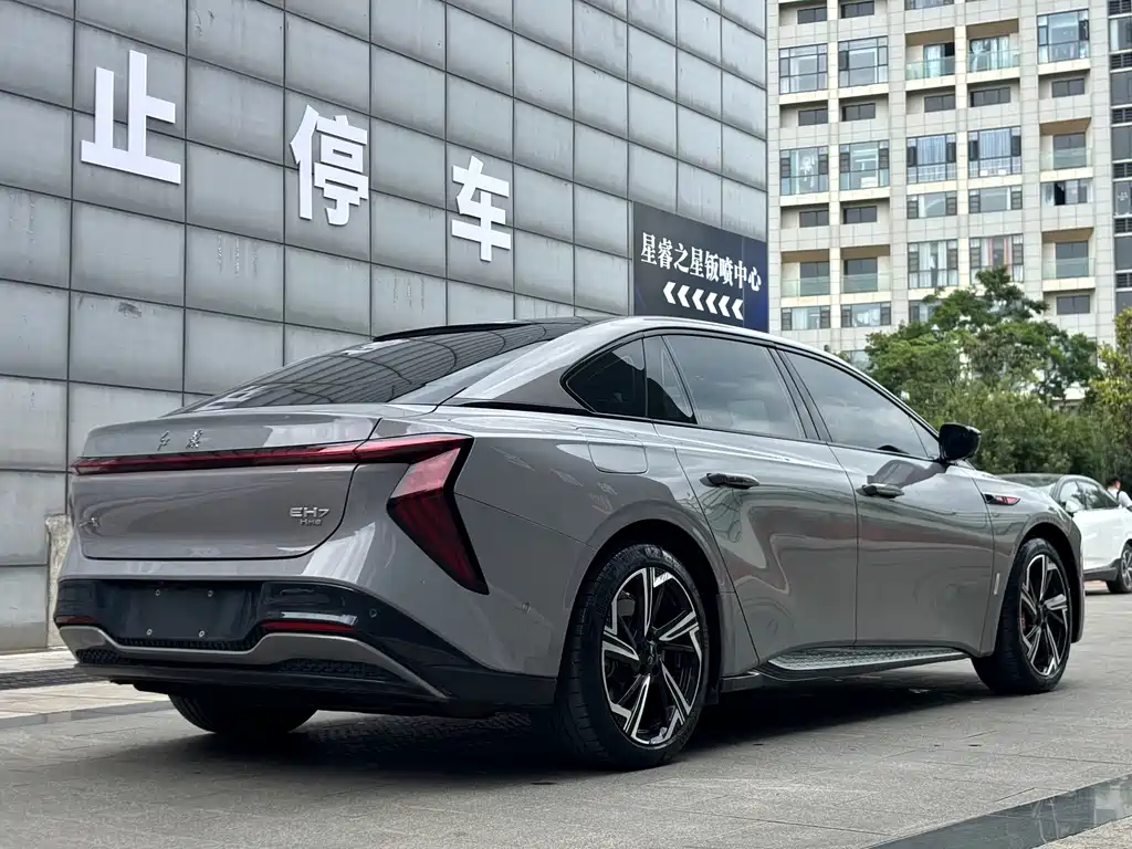 Hongqi EH7 2024 — фото 19