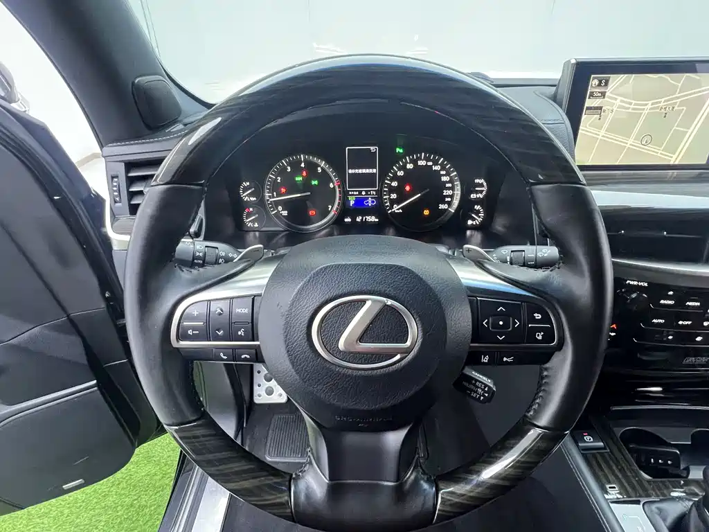 Lexus LX 2019 — фото 20