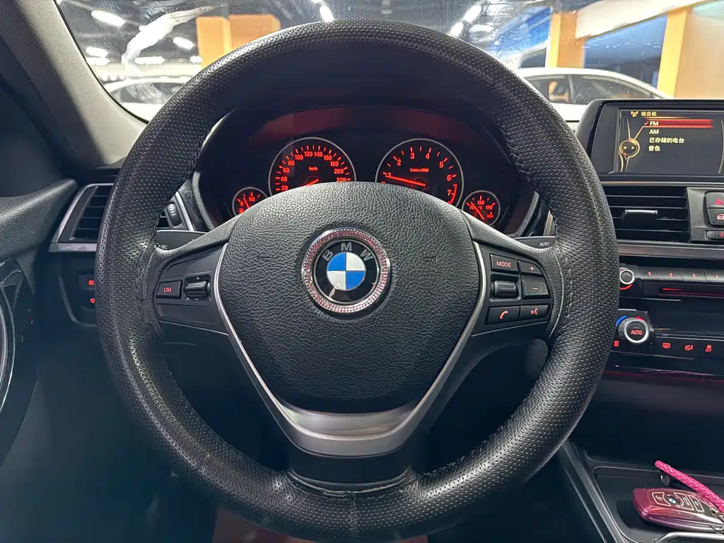 BMW 3 Series 2017 — фото 10