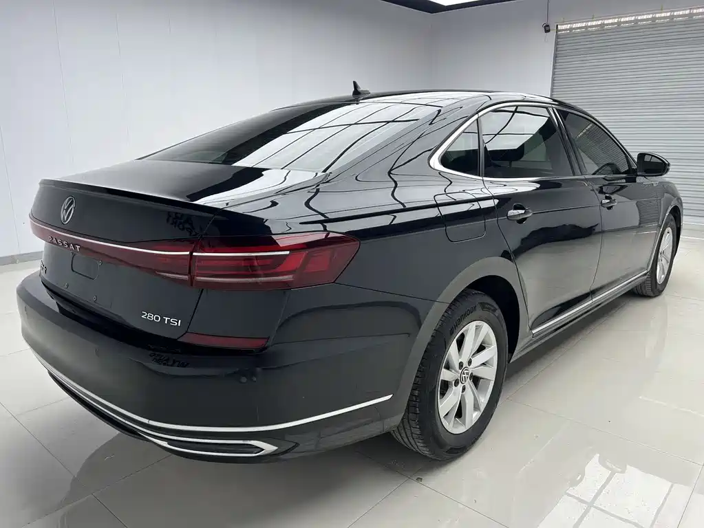 Volkswagen Passat 2022 — фото 6