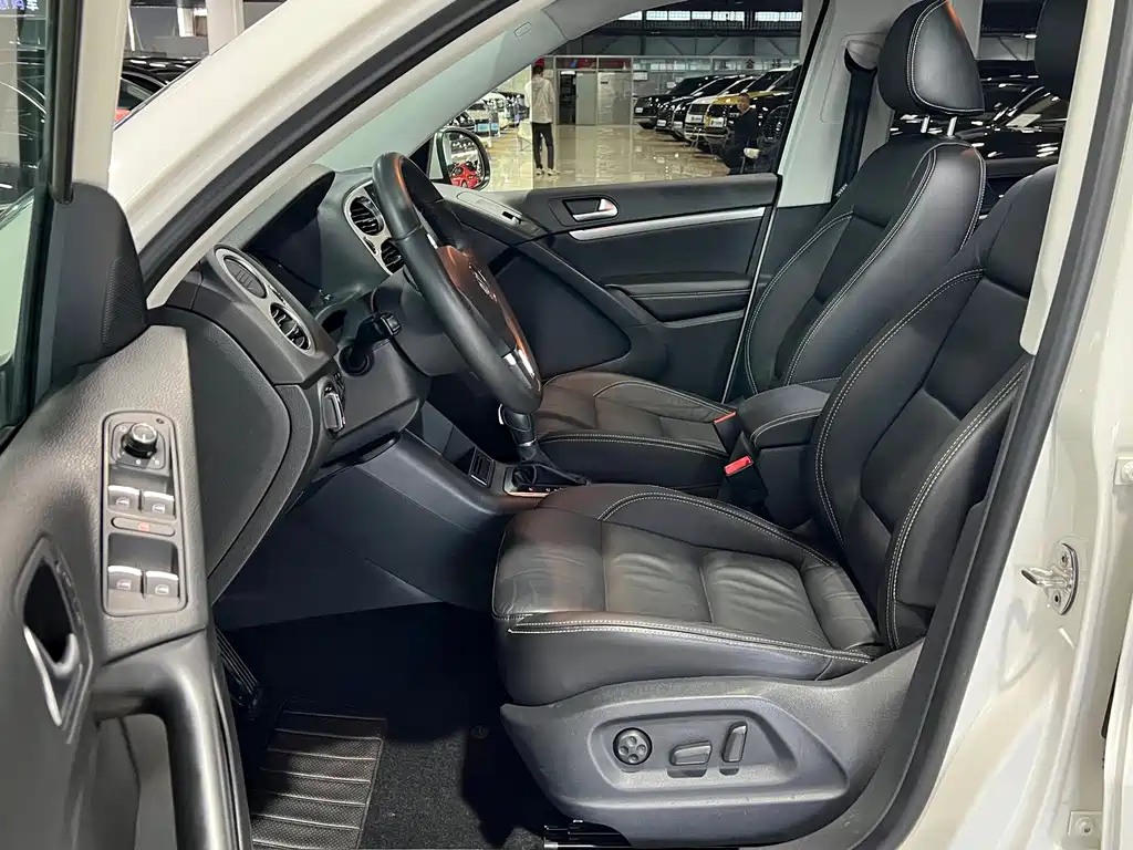 Volkswagen Tiguan 2017 — фото 12