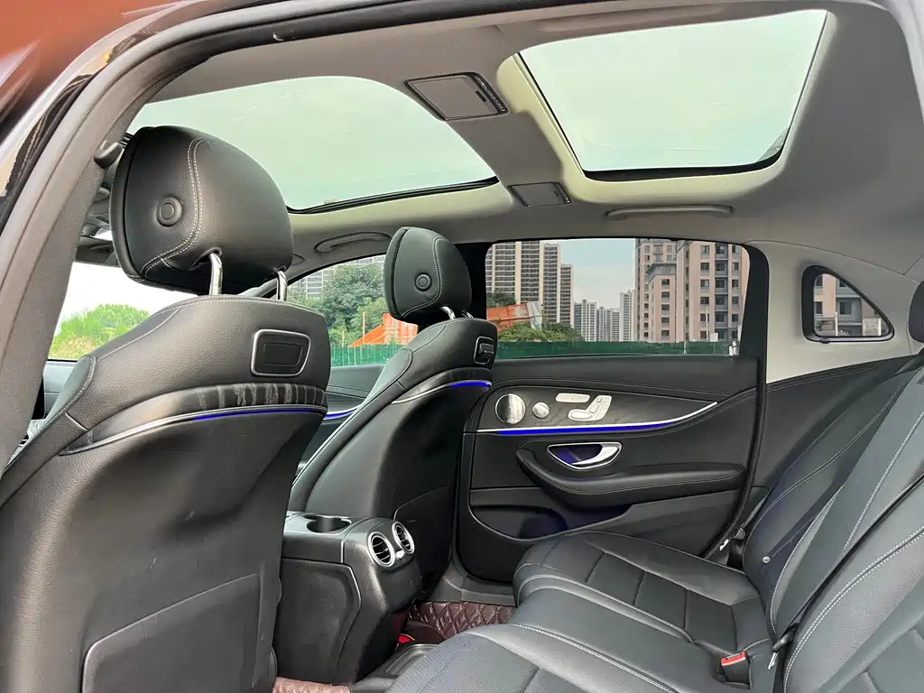 Mercedes-Benz E-Class 2019 — фото 14