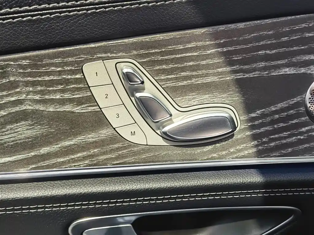 Mercedes-Benz E-Class 2021 — фото 37