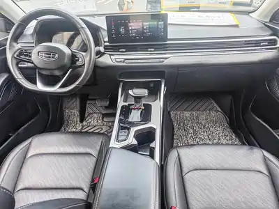 Geely Emgrand 2022