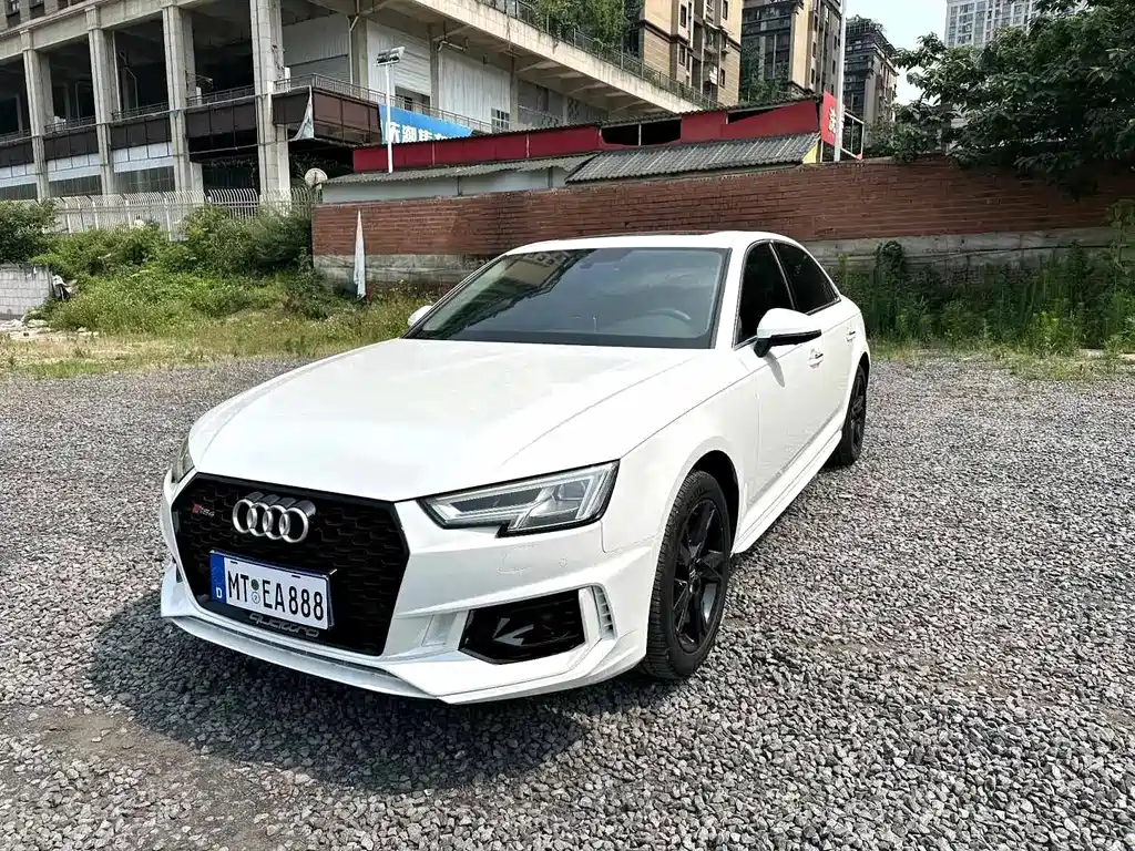 Audi A4L 2018
