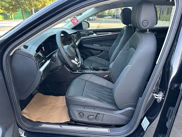 Volkswagen Passat 2023