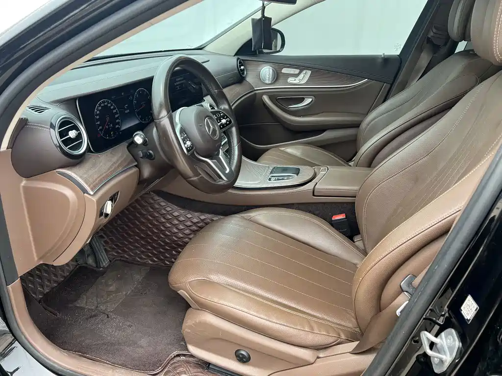 Mercedes-Benz E-Class 2020 — фото 12