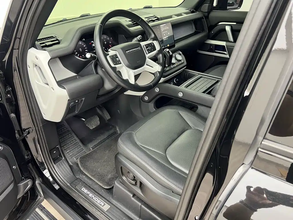 Land Rover Defender 2022 — фото 12
