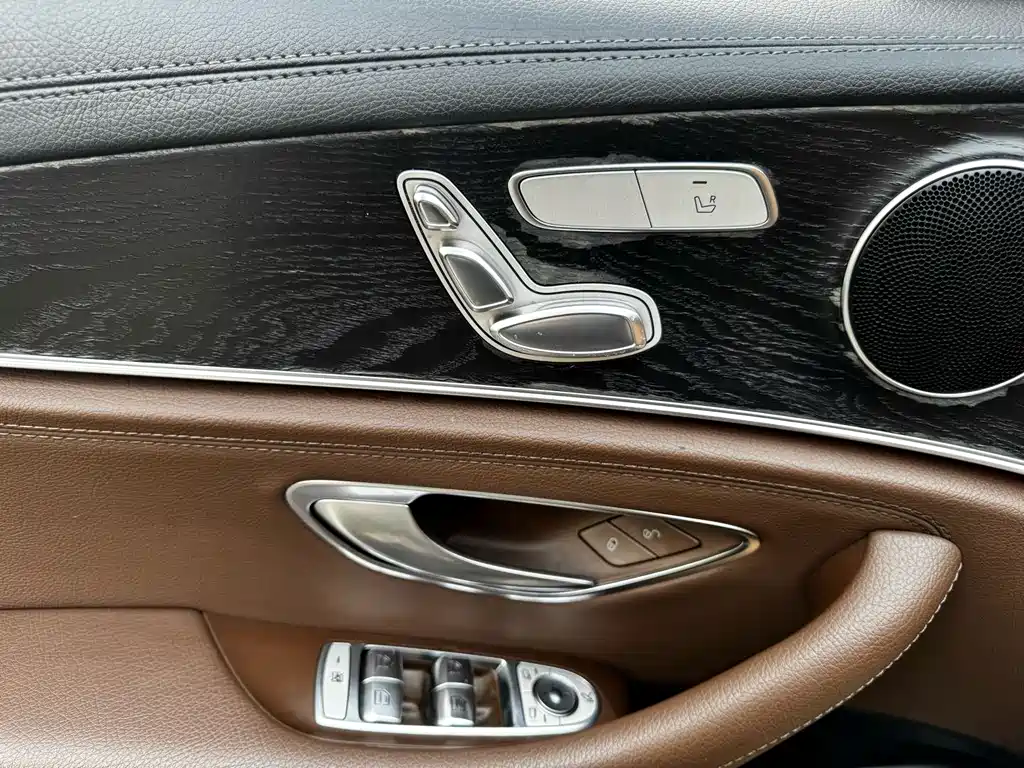 Mercedes-Benz E-Class 2016 — фото 9