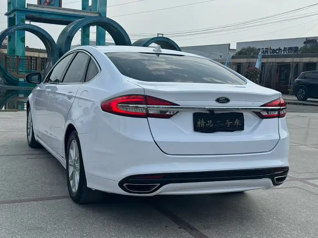Ford Mondeo 2018 — фото 13