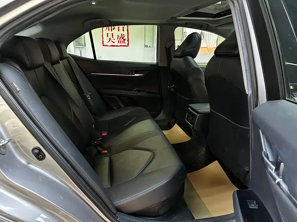Toyota Camry 2021 — фото 12