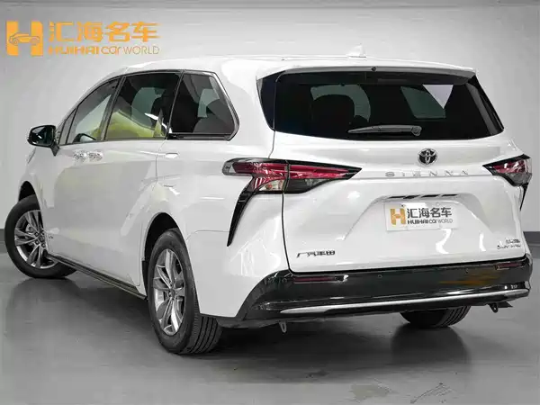 Toyota Sienna 2025