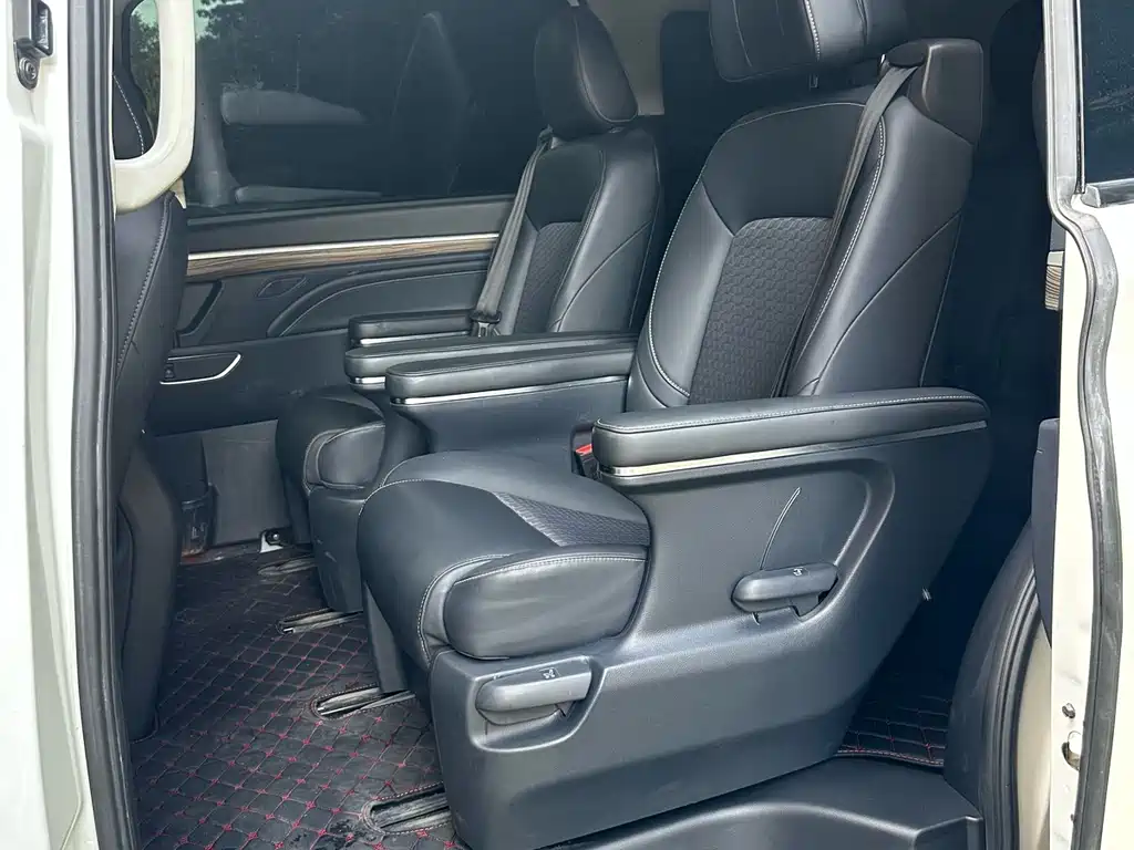 GAC Motor Trumpchi M8 2022 — фото 11