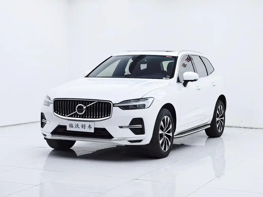 Volvo XC60 2023 — фото 1